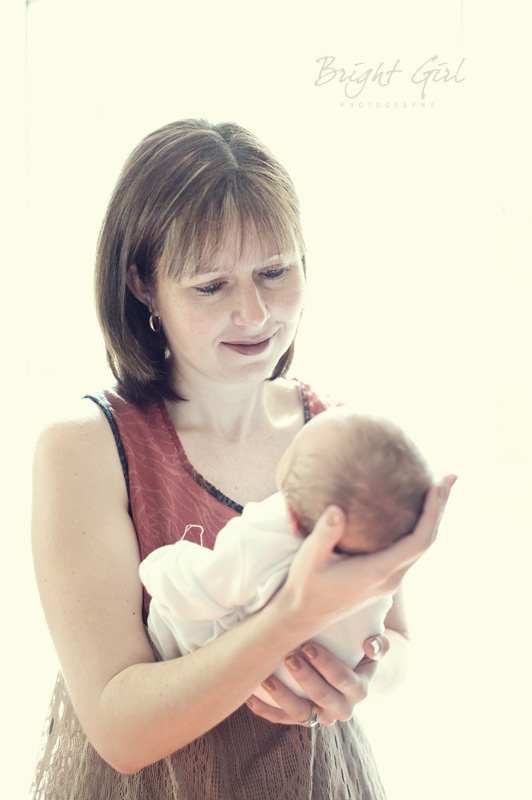 blogDSC_0060---Version-2 loving mom newborn